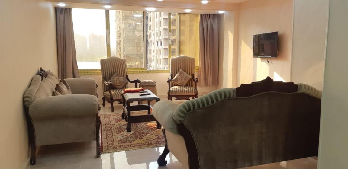 كورنيش المعادي عند مستشفى السلام الدولي والنيل بدراوي وجنين Apartment Cairo